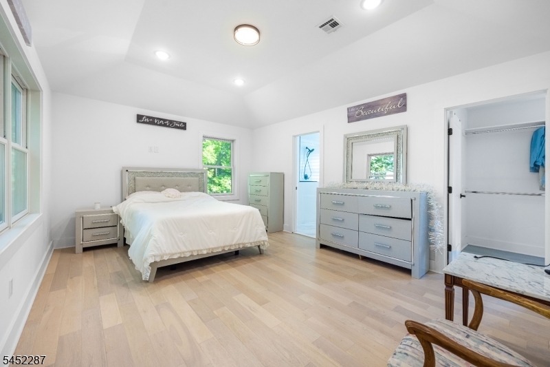 203 Queen Anne Rd