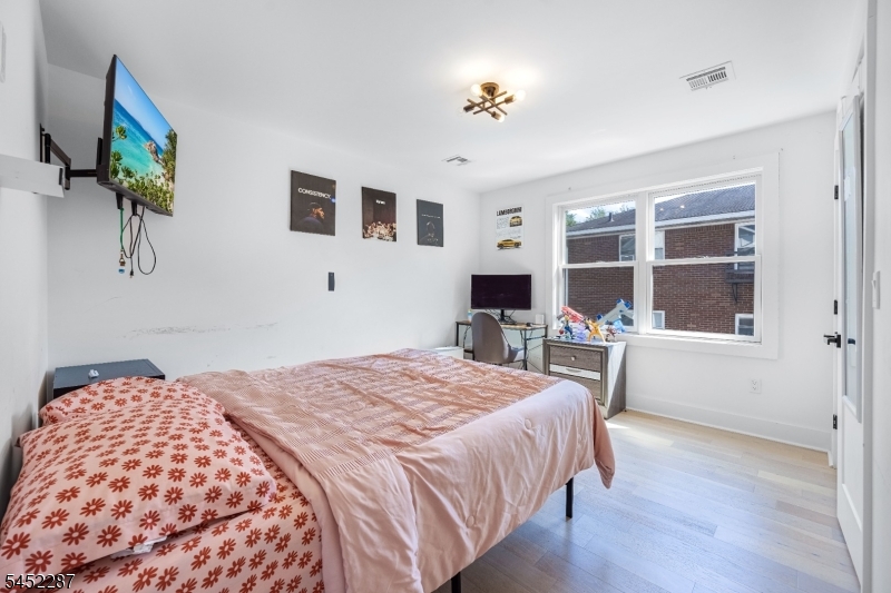203 Queen Anne Rd