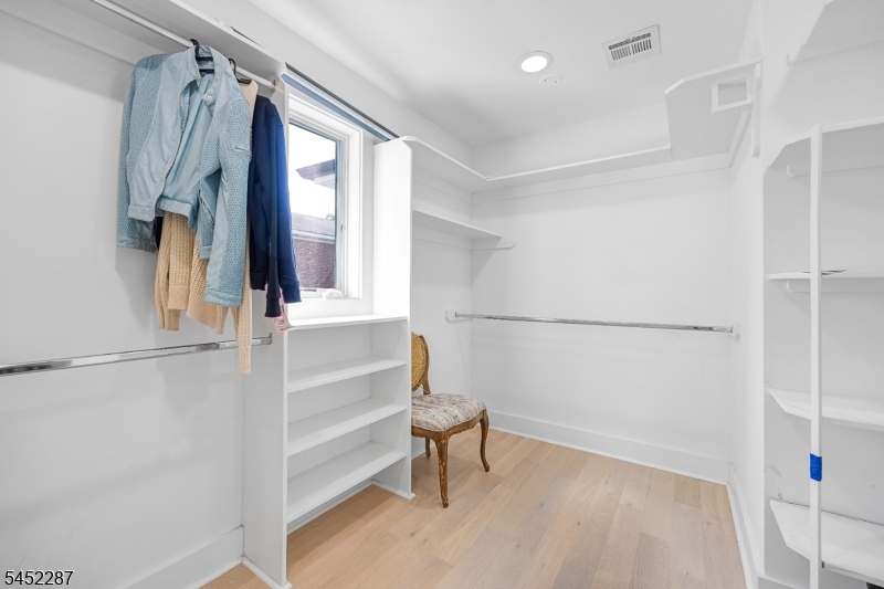 203 Queen Anne Rd