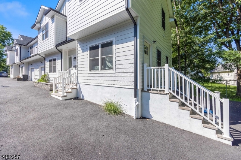 203 Queen Anne Rd