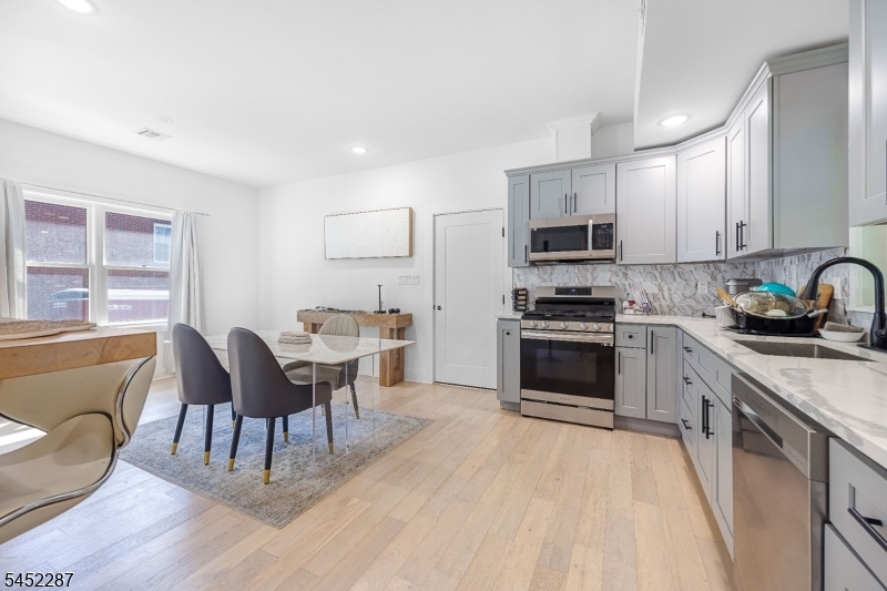 203 Queen Anne Rd