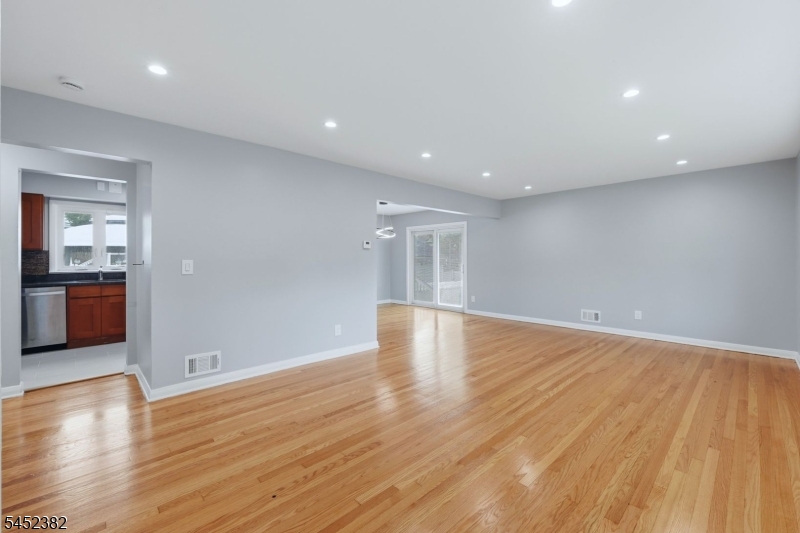 88 6Th St