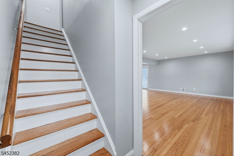 88 6Th St