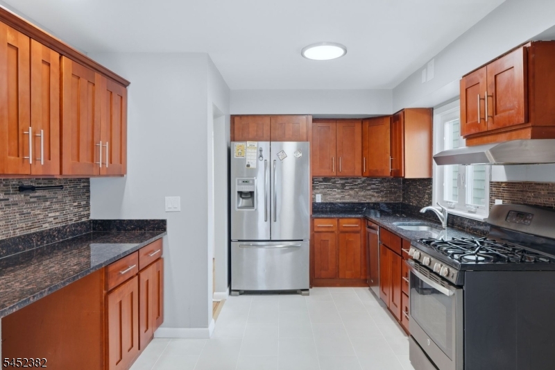 88 6Th St