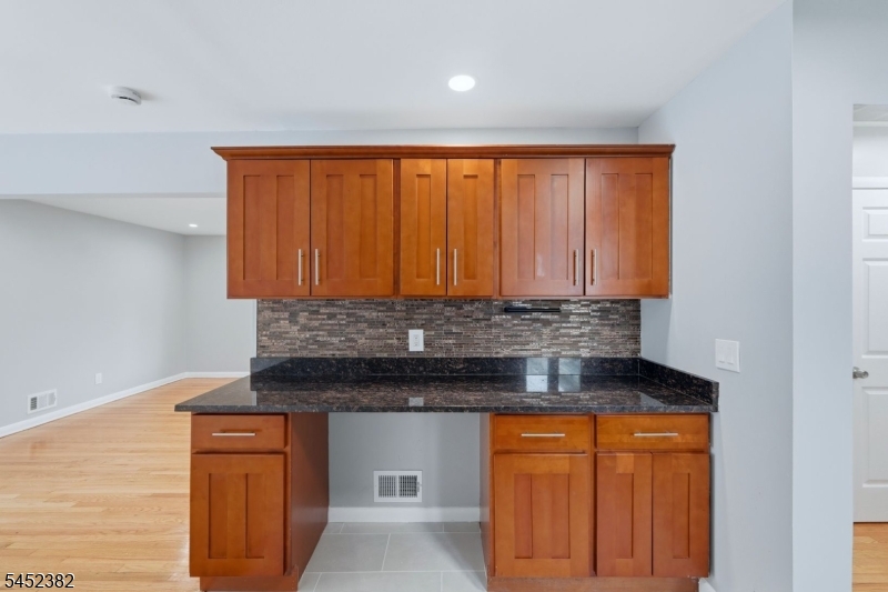 88 6Th St
