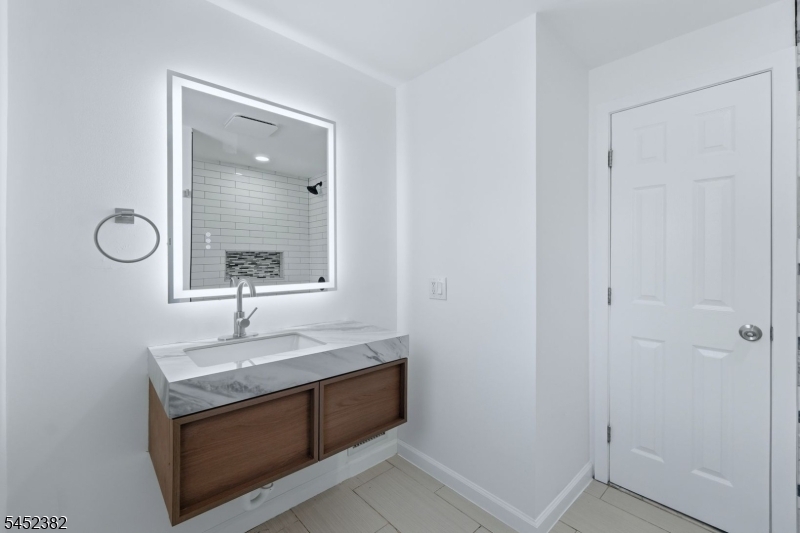 88 6Th St