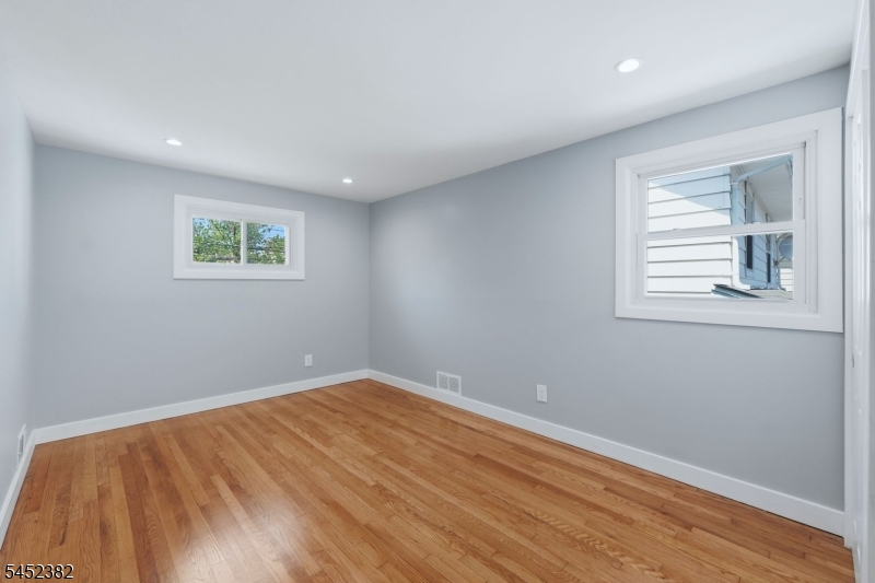 88 6Th St