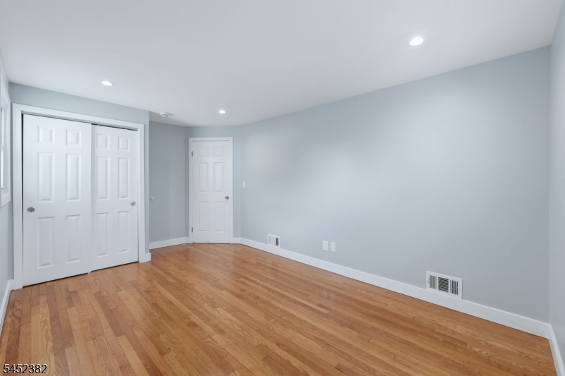 88 6Th St
