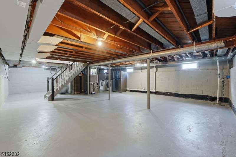 88 6Th St