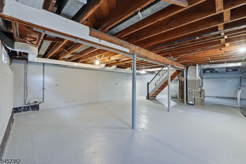 88 6Th St