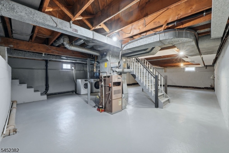 88 6Th St