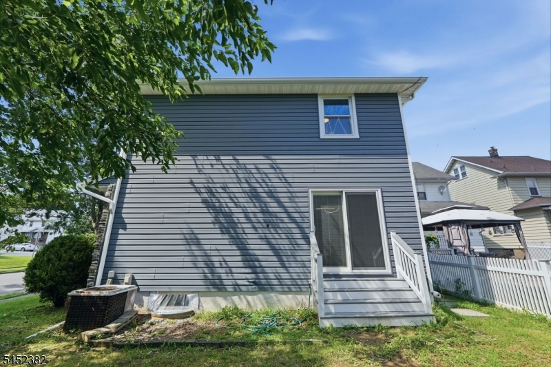 88 6Th St
