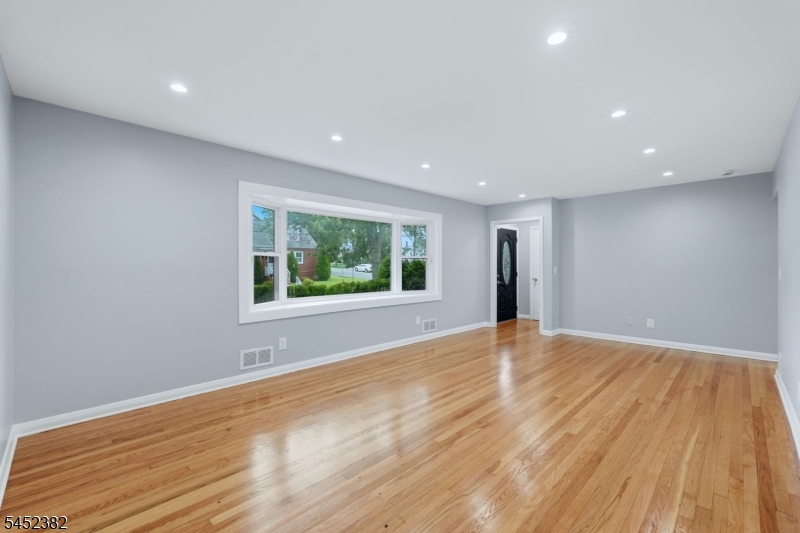 88 6Th St