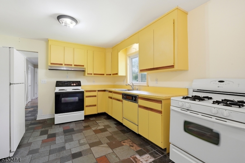 14 Ford Hill Rd