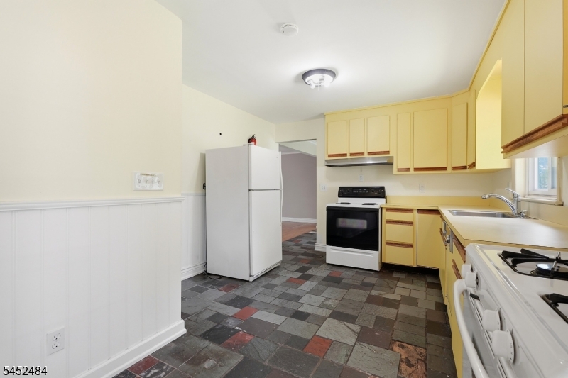 14 Ford Hill Rd