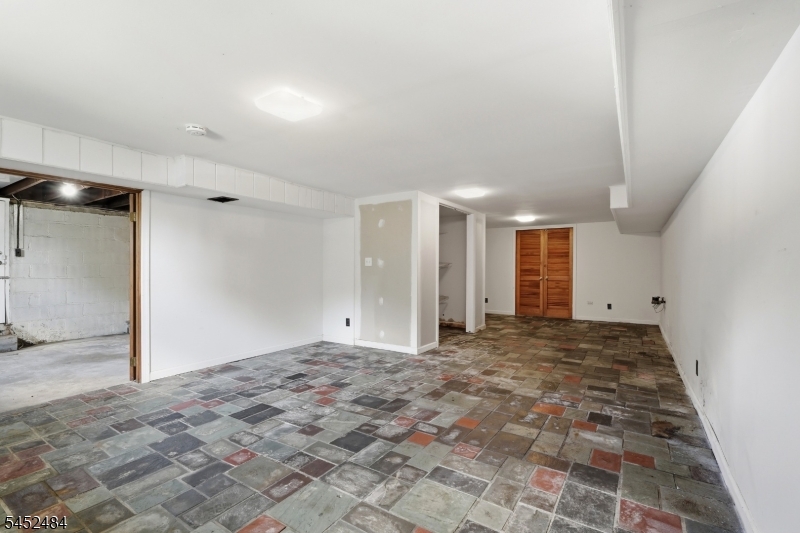 14 Ford Hill Rd
