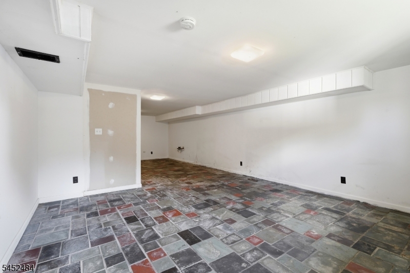 14 Ford Hill Rd