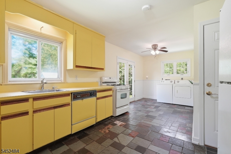 14 Ford Hill Rd