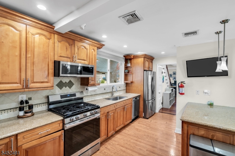 18 Belle Terre Rd