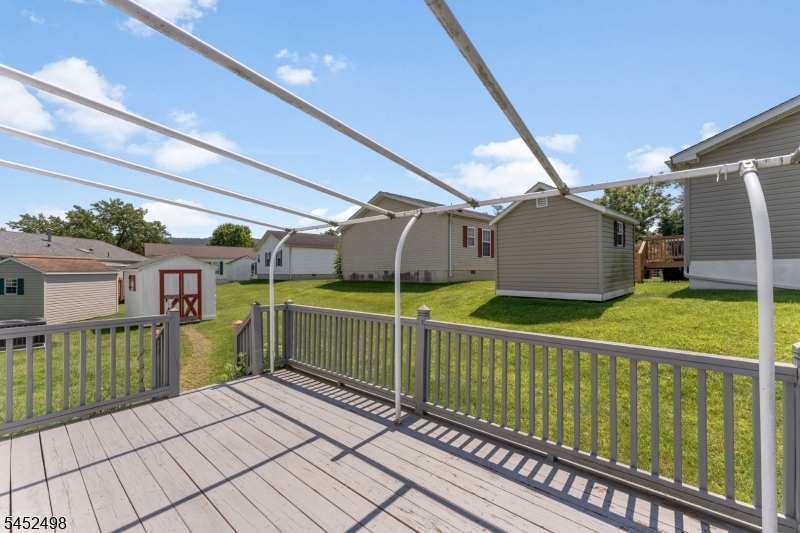 3 Lantern Ln