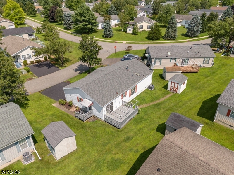 3 Lantern Ln