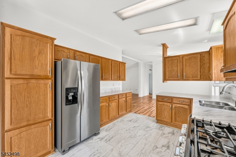 3 Lantern Ln