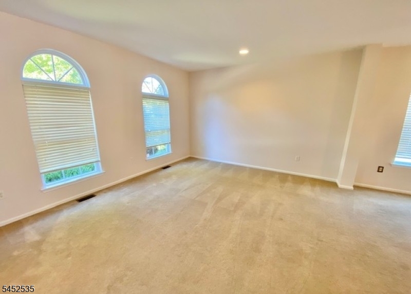 24 Skurka Ct