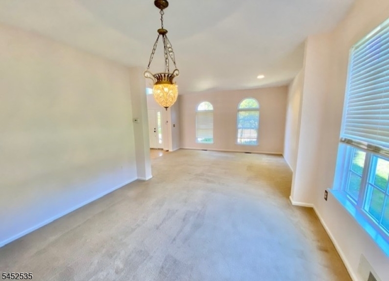 24 Skurka Ct