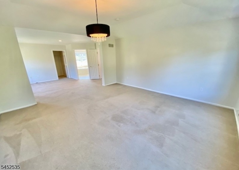 24 Skurka Ct