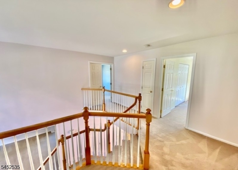 24 Skurka Ct