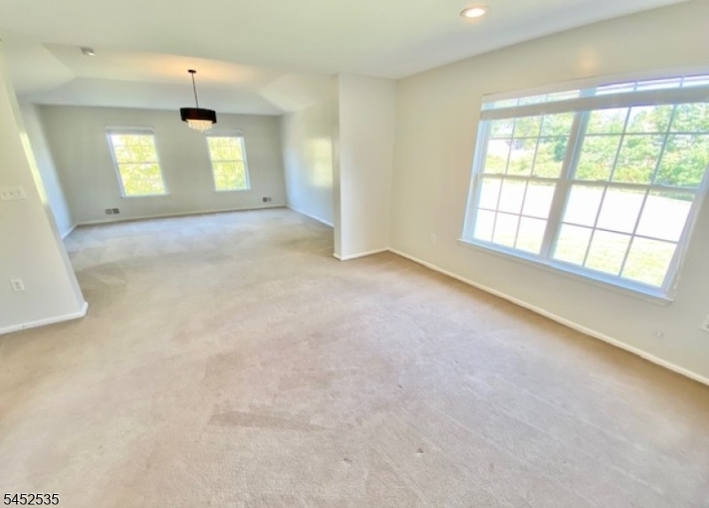 24 Skurka Ct
