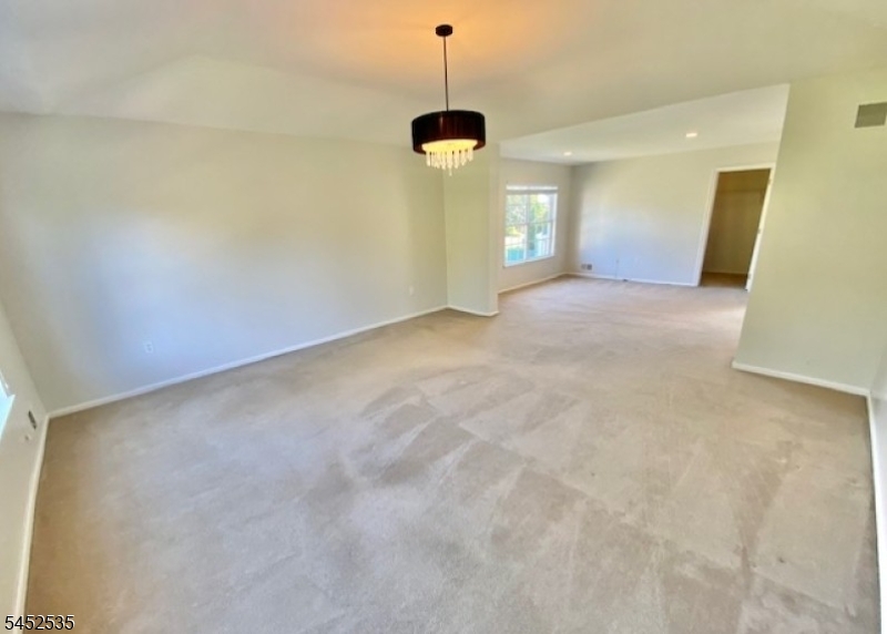 24 Skurka Ct