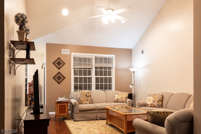 19 Bayard Rd
