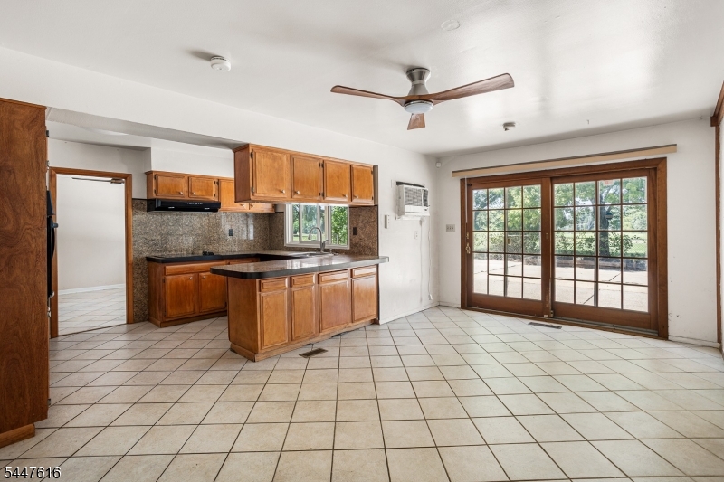 74 Country Club Rd