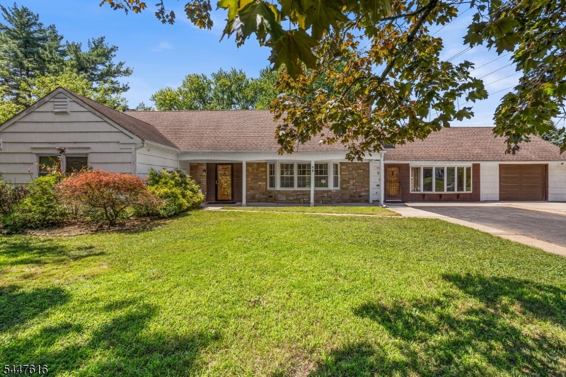 74 Country Club Rd
