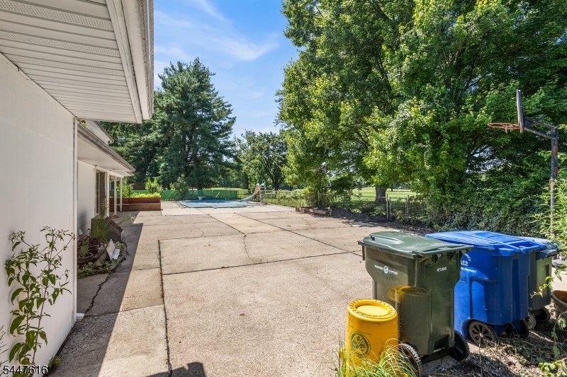 74 Country Club Rd