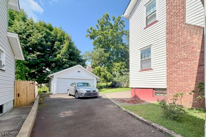 106 Walker Rd