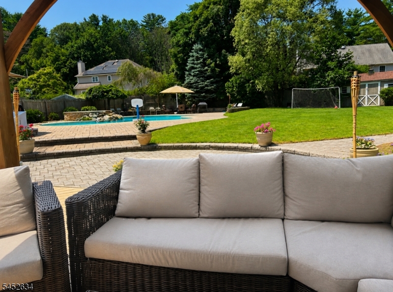 19 Hunterdon Pl