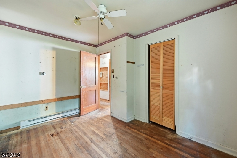 10 George St