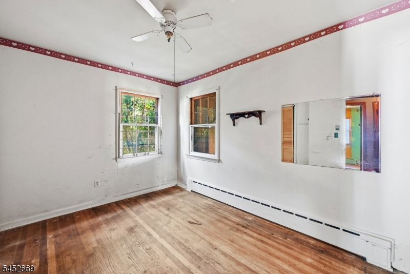 10 George St