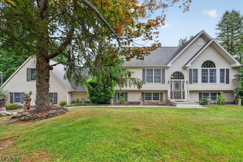 251 W Mountain Rd