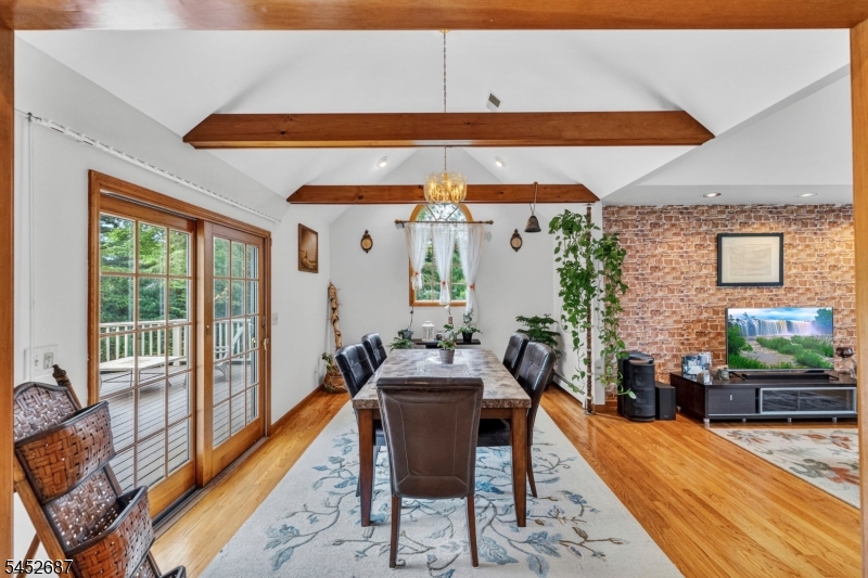 251 W Mountain Rd