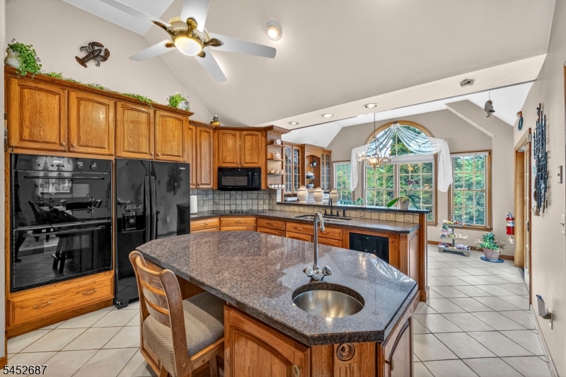 251 W Mountain Rd