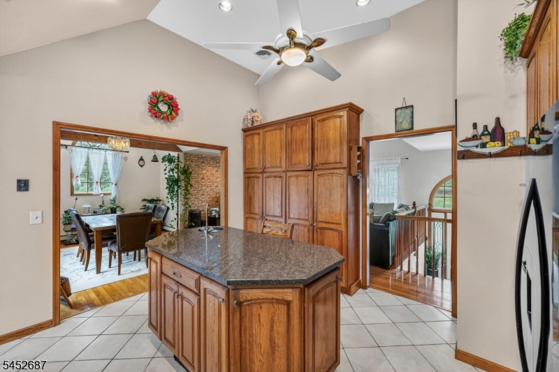 251 W Mountain Rd