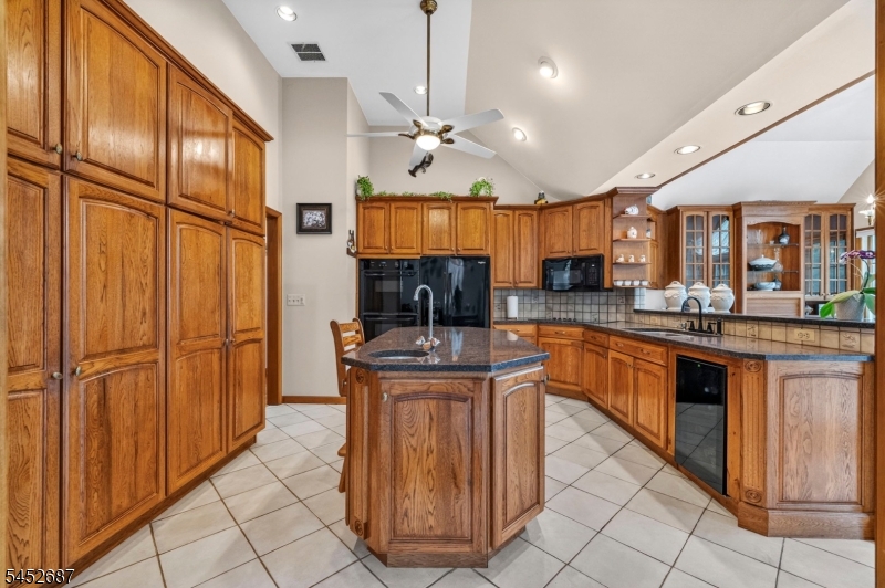 251 W Mountain Rd