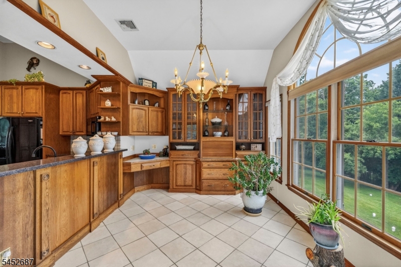 251 W Mountain Rd