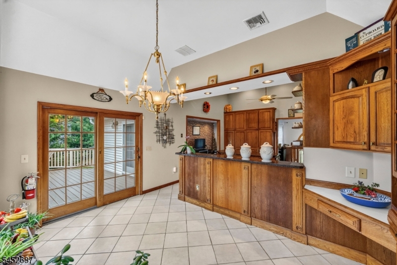 251 W Mountain Rd