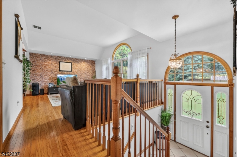 251 W Mountain Rd
