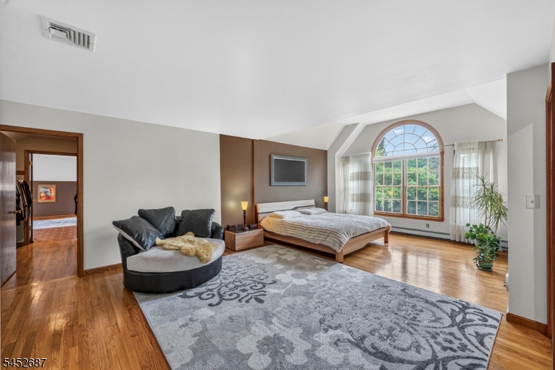 251 W Mountain Rd