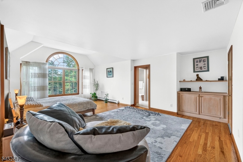 251 W Mountain Rd